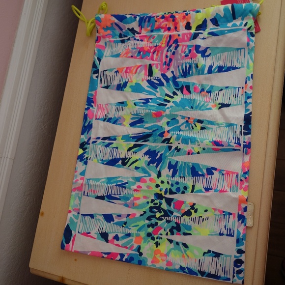 NEW Lilly Pulitzer Drawstring DiveIn Print Bag - Picture 2 of 6
